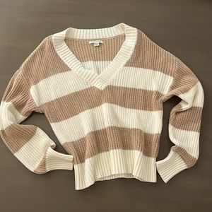 American Eagle V-neck wide beige/cream striped sweater